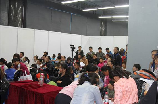 童程童美亮相兒童教育展，現場學員報名火爆