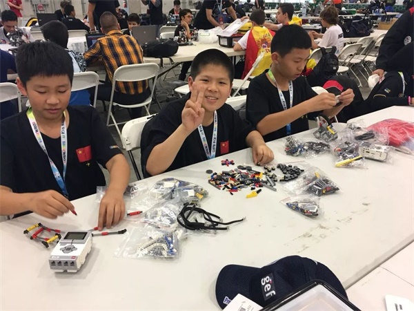 WRO | 征戰哥斯達黎加！童程童美兩名學員代表中國走上國際機器人大賽的舞臺！