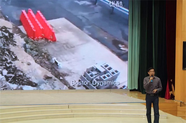 童程童美智能機器人編程課走進北大附小！和同學們一起感受科技魅力！